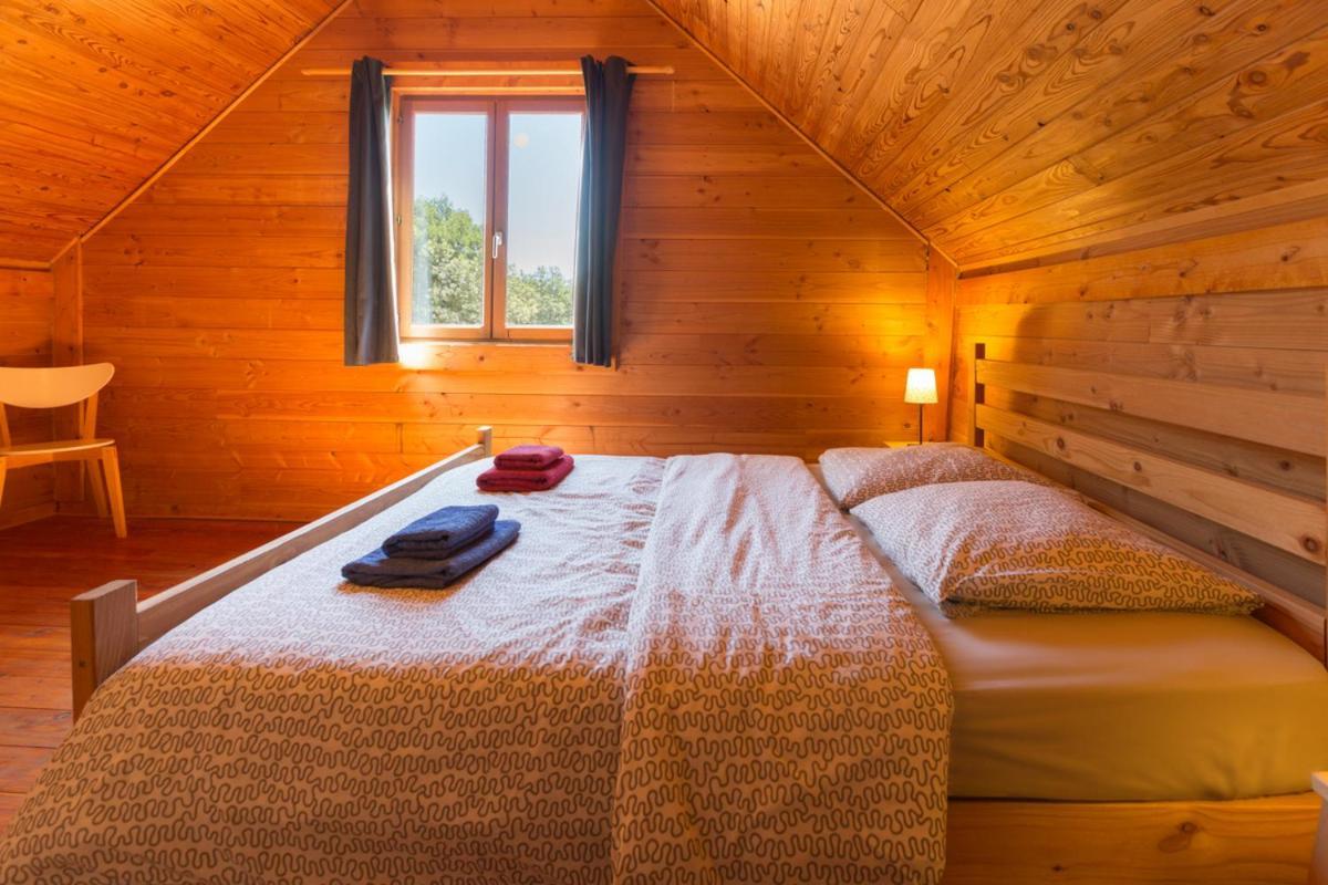 Le Bois De Faral Hotel Le Bastit Bagian luar foto