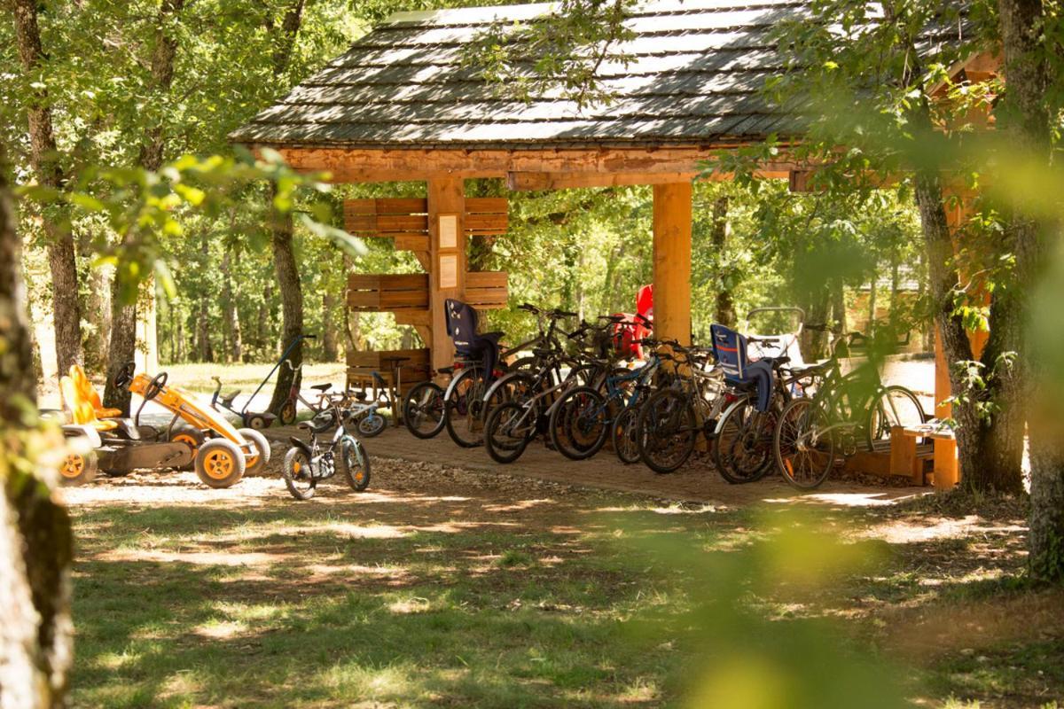 Le Bois De Faral Hotel Le Bastit Bagian luar foto