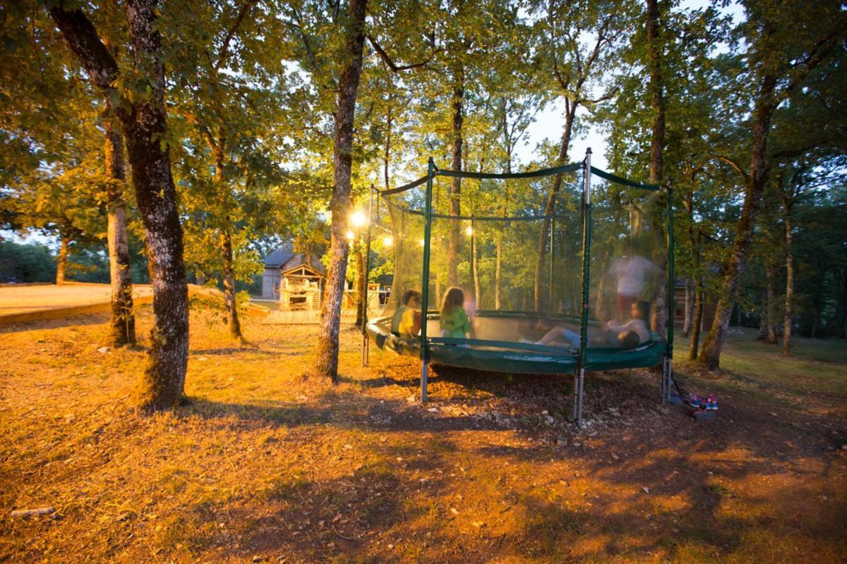 Le Bois De Faral Hotel Le Bastit Bagian luar foto